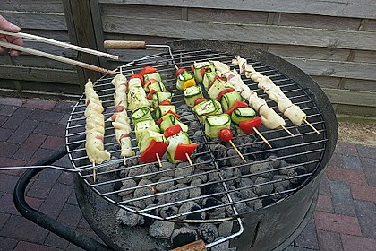 Gegrillte Teigspieße mit Bacon und Knoblauch 16