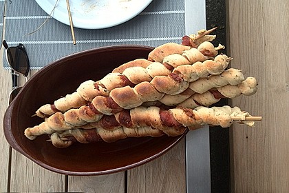 Gegrillte Teigspieße mit Bacon und Knoblauch 5