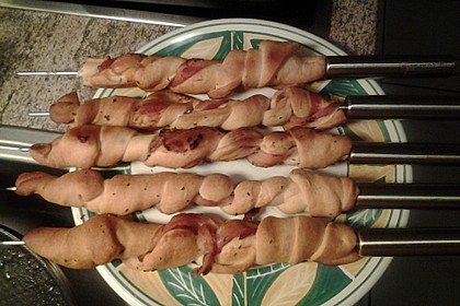 Gegrillte Teigspieße mit Bacon und Knoblauch 19