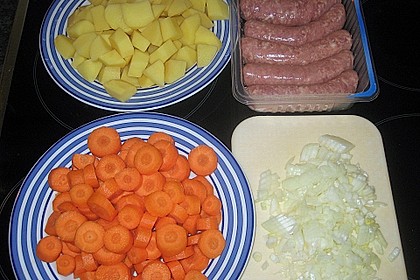 M&ouml;hreneintopf mit Kartoffeln und Bratwurstkl&ouml;&szlig;chen &agrave; la Briel