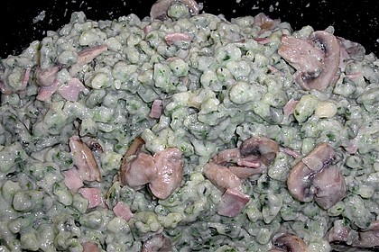 Spinat - Spatzen mit Schinken - Rahm - Sauce