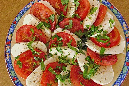 Tomaten - Mozzarella Salat 3