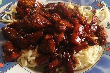 Gebratenes Hühnchen mit Mie-Nudeln 22
