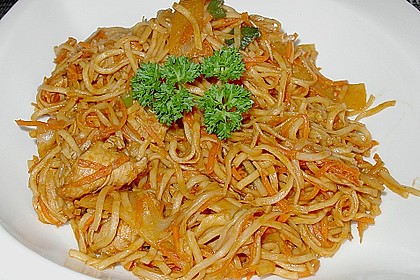 Gebratenes Hühnchen mit Mie-Nudeln 12