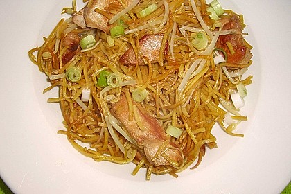 Gebratenes Hühnchen mit Mie-Nudeln 17