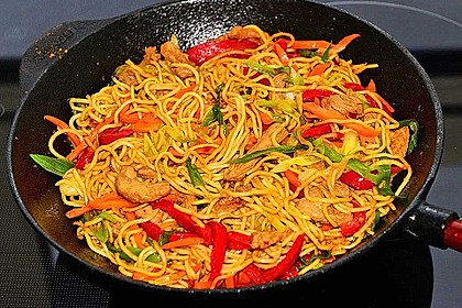 Gebratenes Hühnchen mit Mie-Nudeln 4