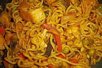 Gebratenes Hühnchen mit Mie-Nudeln 30
