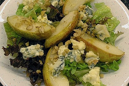Rucolasalat mit Birne und Gorgonzola