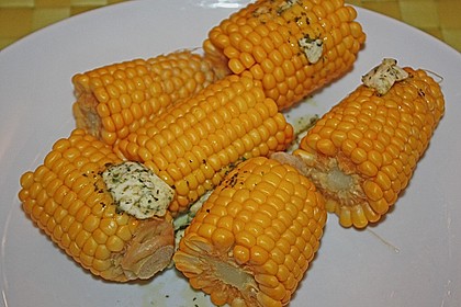 Maiskolben mit Butter 12