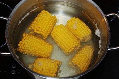 Maiskolben mit Butter 20
