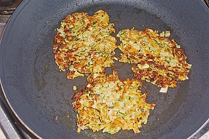 Möhren - Zucchini - Bratlinge 12