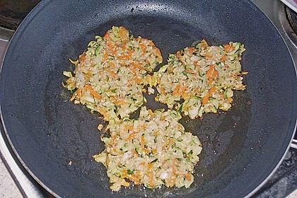 Möhren - Zucchini - Bratlinge 18