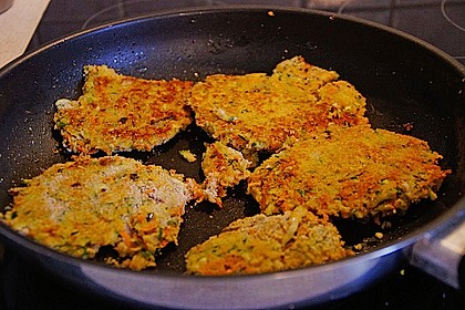 Möhren - Zucchini - Bratlinge 16