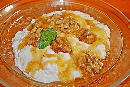 Griechischer Joghurt mit Honig und Waln&uuml;ssen 3