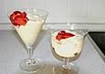Vanillepudding mit Himbeeren