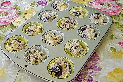 Kirsch - Muffins mit Kokosstreusel 24