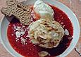 Spekulatius - Quark - Kn&ouml;del mit Himbeersauce