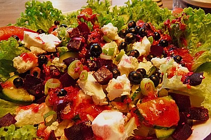 Blattsalat mit Roter Bete und Schafskäse 12