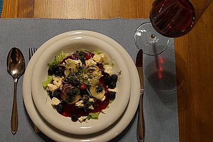 Blattsalat mit Roter Bete und Schafskäse 17