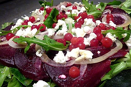 Blattsalat mit Roter Bete und Schafskäse 5