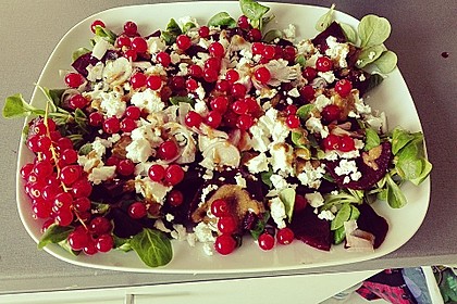 Blattsalat mit Roter Bete und Schafskäse 10