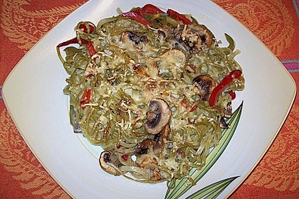 Gr&uuml;ner Bandnudelauflauf