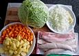 Sommerwirsing - Eintopf mit M&ouml;hren, Ingwer und Bratwurstw&uuml;rfeln