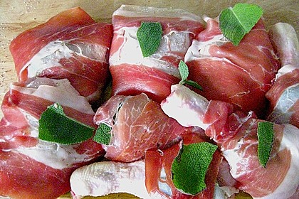 Hähnchenkeulen in Weißwein mit Serranoschinken und Salbei 5