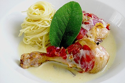 Hähnchenkeulen in Weißwein mit Serranoschinken und Salbei 1