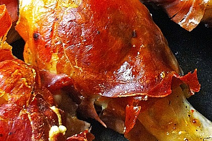 Hähnchenkeulen in Weißwein mit Serranoschinken und Salbei 4