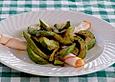Gegrillte Avocado mit Frischk&auml;se - Schinkenr&ouml;llchen