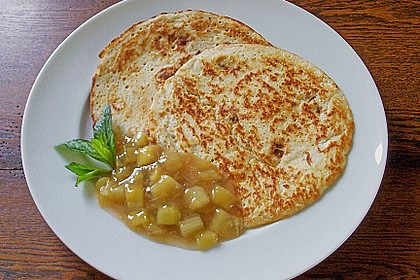 Pfannkuchen mit Rhabarber