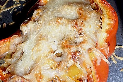 Mit Ratatouille gefüllte und überbackene Paprika 18
