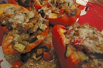 Mit Ratatouille gefüllte und überbackene Paprika 14