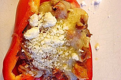 Mit Ratatouille gefüllte und überbackene Paprika 20