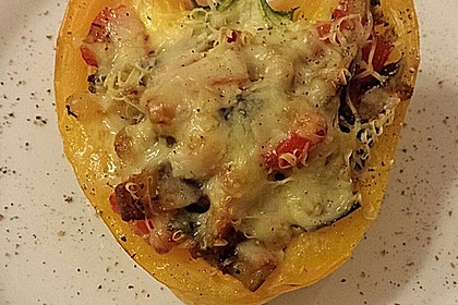 Mit Ratatouille gefüllte und überbackene Paprika 9