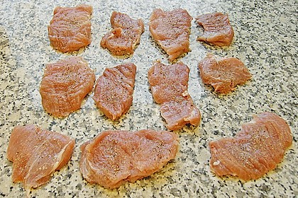 Schweinefilet auf Süßkartoffelpüree mit Lebkuchenjus und Rosenkohl 61