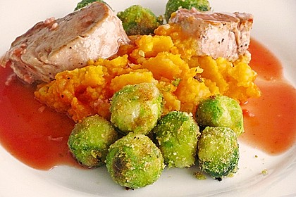 Schweinefilet auf Süßkartoffelpüree mit Lebkuchenjus und Rosenkohl 29