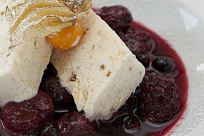 Geeister Christstollen mit Rumtopffr&uuml;chten