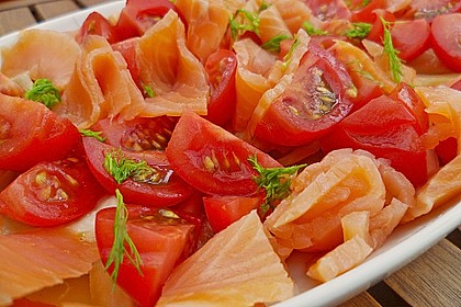 Marinierter Fenchel mit R&auml;ucherlachs und Kirschtomaten 1