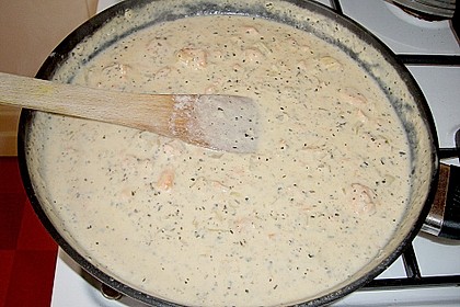 Schnelle Pasta mit fettarmer R&auml;ucherlachssauce