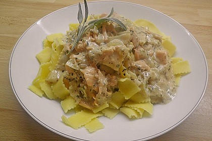 Schnelle Pasta mit fettarmer R&auml;ucherlachssauce 12