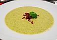 Zucchinicremesuppe mit getrockneten Tomaten