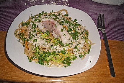 Fischfilet mit Gem&uuml;sespaghetti