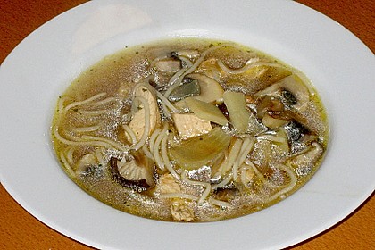 Chinesische H&uuml;hnersuppe