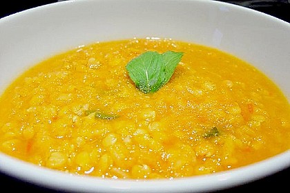 Rote  Linsensuppe mit Wirsing