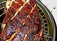 Gegrillter Schweinebauch auf dem Cobb Grill