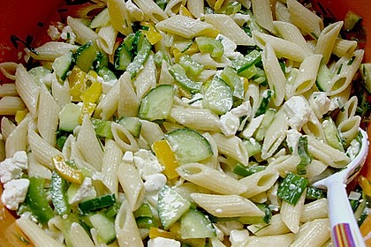 Nudelsalat mit Schafsk&auml;se