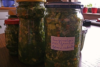 Eingesalzenes Gemüse für Gemüsebrühe 35