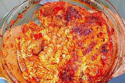 Spirelli - Paprika - Karotten - Gratin mit Hackb&auml;llchen